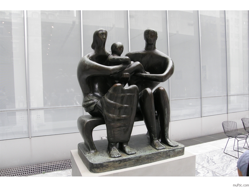 Henry Moore: Family Group, 1950 - bronze