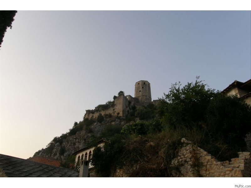 The first recorded reference to Počitelj dates from 1444, in Charters by Kings Alfonso V and Friedrich III. In the period between 1463-1471 the town housed a Hungarian garrison.