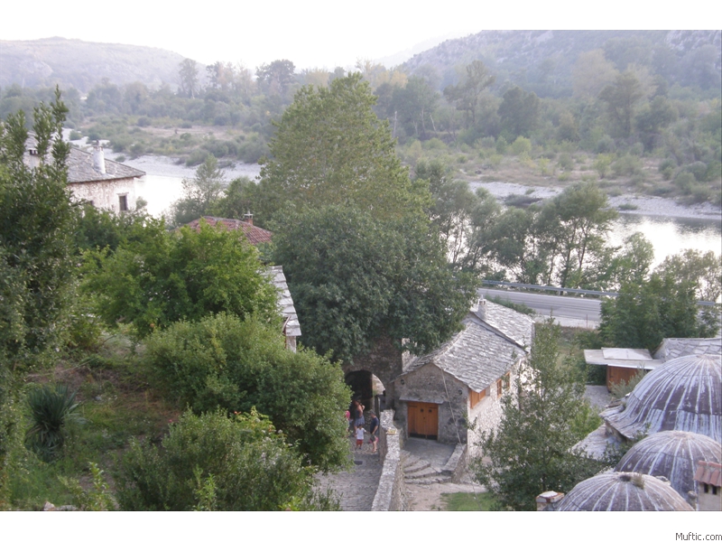 Počitelj's layout and use of building materials put it into the group of Ottoman-Mediterranean types of small settlements.